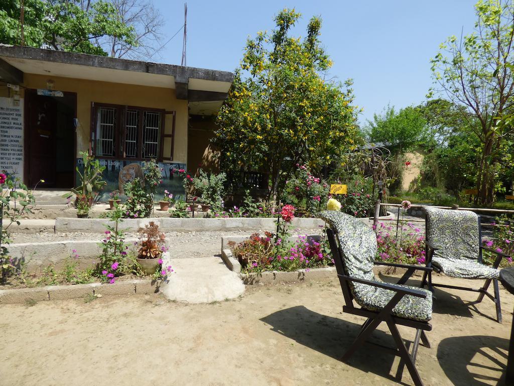 Chitwan Gaida Lodge سوراها المظهر الخارجي الصورة